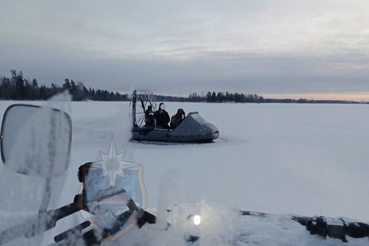 Поисково-спасательные работы на озере Вуокса