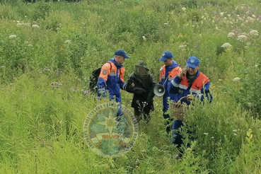 Спасатели вывели пожилого человека из леса