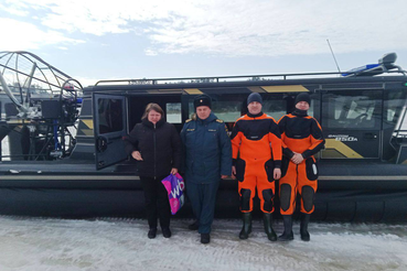 Весенний лед таит опасность: спасатели предупреждают любителей зимней рыбалки