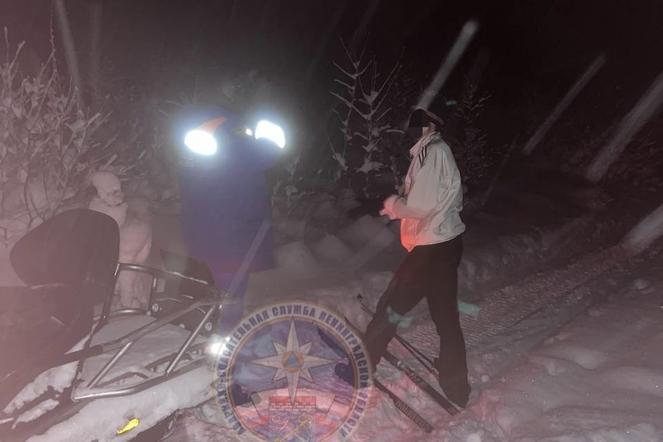 Приозерские спасатели вывели лыжницу из леса