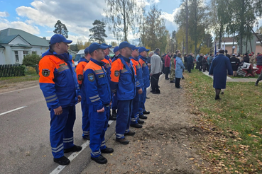 Профессия — спасать жизнь, долг — хранить память: в Свирьстрое простились с бойцами