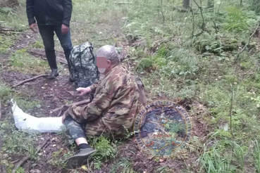 Мужчина повредил в лесу ногу: требуется эвакуация