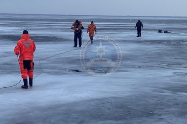 Спасательная операция на Ладожском озере