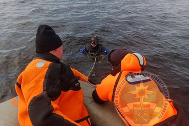 Спасатели провели работы на озере Глубокое